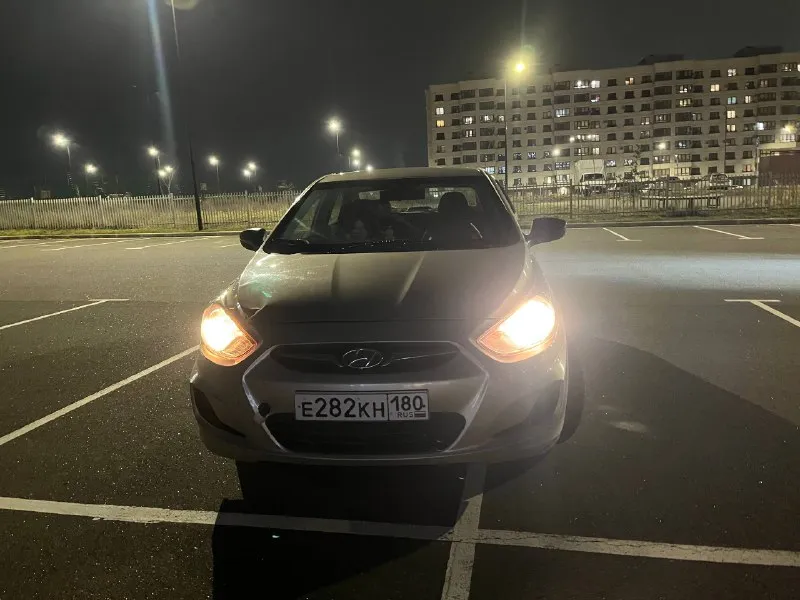 Продам акцента 2011-года (2 владельца)пробег 116к, была произведена замена масла, свечей, фильтров вписанный фаркоп стоит новый стартер по кузову и двигателю требует внимания и вложений, по кузову все на фотках видно, есть ржавчины по кузову по двигателю масложор,4 цилиндр заливает, горит чек кондиционер, печка, abs, подогрев заднего стекла, гур, есть центральный замок(нужно поменять батарейку в ключе) по салону нужно произвести химчистку цена:470.000,торг присутствует писать @dzkch или звонить +79497199830 - фотография - 9