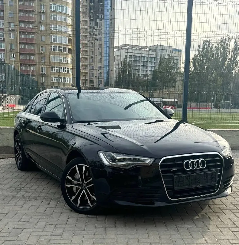 Продам обменяю свой личный автомобиль audi в хорошем состоянии. цена 1.500.000 торг хороший обслужен весь! год выпуска 2012 пробег 230 полный привод quattro объем- 3.0 стоит приятный и басистый выхлоп! по документам автомобиль оформлен на меня. переоформление без проблем. все кнопки, и системы работают без проблем. мощный, и безопасный двигатель, работает хорошо. заменено масло в двигателе, и в коробке, тосол тоже обновлен. коробка работает идеально, все передачи переключает без пенков или рывков. автомобиль оснащен заводской автономной системой обогрева салона. комплектация — на высшем уровне: черный потолок, подогрев руля и всех сидений, память настроек сидений, 4-зонный климат-контроль, аудиосистема воsе, датчики слепых зон и современная мультимедийная система. так-же множество других функций # гильзован коробка делалась есть страховка открытая у автомобиля 2 комплекта колес летние на крисывых 📲 tg: @grinya_009 📞 +7(949)3819860 📲 tg: @grinya_009 📞 звоните: +7(949)3819860 - фотография - 3