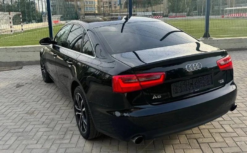 Продам обменяю свой личный автомобиль audi в хорошем состоянии. цена 1.500.000 торг хороший обслужен весь! год выпуска 2012 пробег 230 полный привод quattro объем- 3.0 стоит приятный и басистый выхлоп! по документам автомобиль оформлен на меня. переоформление без проблем. все кнопки, и системы работают без проблем. мощный, и безопасный двигатель, работает хорошо. заменено масло в двигателе, и в коробке, тосол тоже обновлен. коробка работает идеально, все передачи переключает без пенков или рывков. автомобиль оснащен заводской автономной системой обогрева салона. комплектация — на высшем уровне: черный потолок, подогрев руля и всех сидений, память настроек сидений, 4-зонный климат-контроль, аудиосистема воsе, датчики слепых зон и современная мультимедийная система. так-же множество других функций # гильзован коробка делалась есть страховка открытая у автомобиля 2 комплекта колес летние на крисывых 📲 tg: @grinya_009 📞 +7(949)3819860 📲 tg: @grinya_009 📞 звоните: +7(949)3819860 - фотография - 6