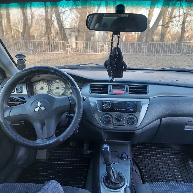 Продам лансер 9, 2006 года. пробег 248000км двигатель 1,6. цена 350тыс торг у копота тел +7949430876... - фотография