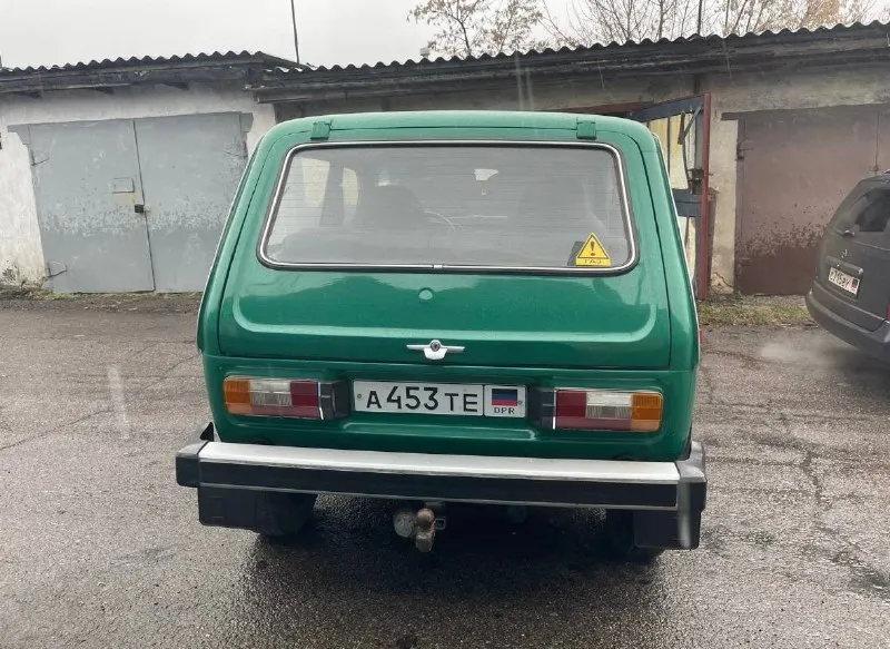 Продается нива 1981 года. двигатель 1,6 л. 5-ти ступенчатая газ и бензин цена:350.000 торг уместен. к машине можно приобрести прицеп и багажник. номер телефона: +79493731168. все вопросы по телефону. 📞 звоните: +7(949)3731168 - фотография - 4