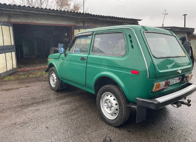 Продается нива 1981 года. двигатель 1,6 л. 5-ти ступенчатая газ и бензин цена:350.000 торг уместен. к машине можно приобрести прицеп и багажник. номер телефона: +79493731168. все вопросы по телефону. 📞 звоните: +7(949)3731168 - фотография - 6