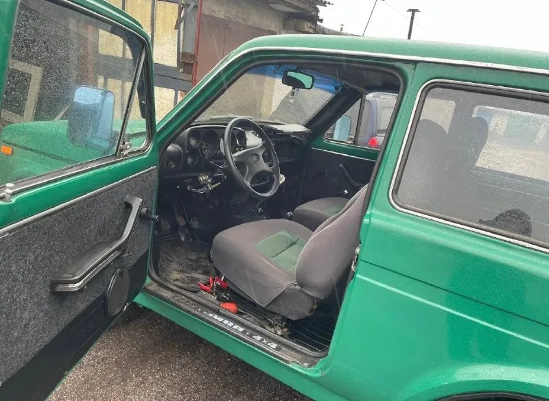 Продается нива 1981 года. двигатель 1,6 л. 5-ти ступенчатая газ и бензин цена:350.000 торг уместен. к машине можно приобрести прицеп и багажник. номер телефона: +79493731168. все вопросы по телефону. 📞 звоните: +7(949)3731168 - фотография - 8