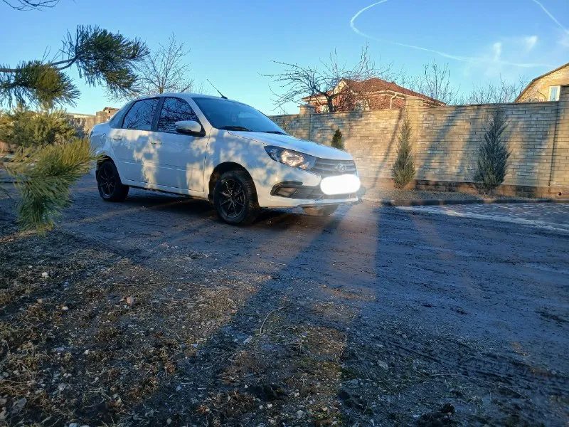 Продам собственник г.2025 ваз гранта lm авто новое полная комплектация кондиционер всё что должно быть всё есть пробег 54 тысяч продаю покупаем дом поэтому продаем деньги нужны автомобиль и идеальное состояние без положения. тел +79496645460 📞 звоните: +7(949)6645460 - фотография - 4