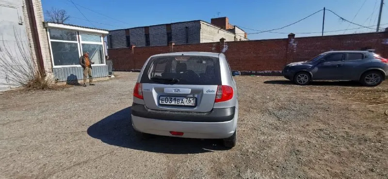 Срочно продаю hyundai getz 2008 г. в. , объем 1.4 автомат машинка в хорошем состоянии без вложений по кузову все отлично гнили ржавчины не чего нет 100% мотор идеальный работает ровно масла, фильтра только менял, коробка переключает тихо, мягко, по ходовой все хорошо не чего не гремит не стучит все отлично. резина зима лето. документы в порядке я хозяин полное переоформление, любые проверки без проблем. машинка в идеальном состоянии не каких вложений не требует. комплектация максимальная могу скинуть видео обзор по запросу продажа срочная цена 250 тыс рублей торга нет тел +79494497537 звоните в любое время есть телеграмм и макс, вотцап 📞 звоните: +7(949)4497537 - фотография - 2