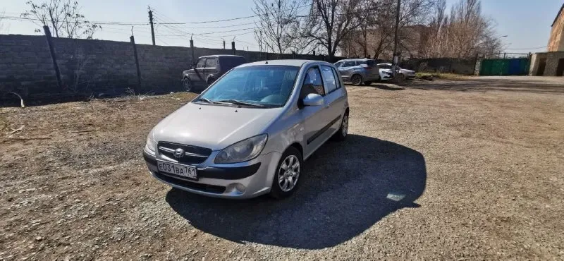 Срочно продаю hyundai getz 2008 г. в. , объем 1.4 автомат машинка в хорошем состоянии без вложений по кузову все отлично гнили ржавчины не чего нет 100% мотор идеальный работает ровно масла, фильтра только менял, коробка переключает тихо, мягко, по ходовой все хорошо не чего не гремит не стучит все отлично. резина зима лето. документы в порядке я хозяин полное переоформление, любые проверки без проблем. машинка в идеальном состоянии не каких вложений не требует. комплектация максимальная могу скинуть видео обзор по запросу продажа срочная цена 250 тыс рублей торга нет тел +79494497537 звоните в любое время есть телеграмм и макс, вотцап 📞 звоните: +7(949)4497537 - фотография - 9