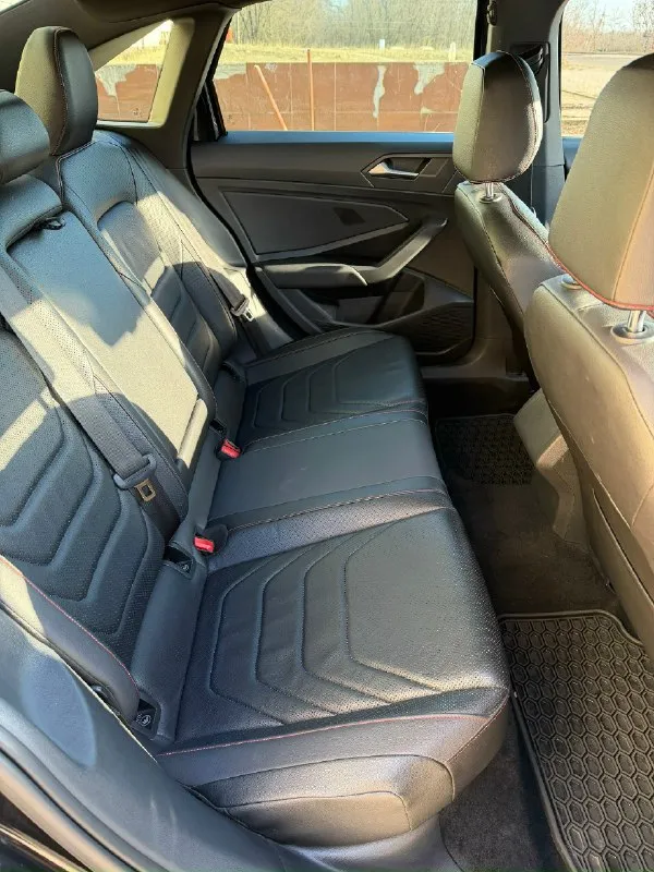 Volkswagen jetta gli 2021/12 месяц(по факту выпуск 2022/01 месяц, есть подтверждающий документ) продаю свой автомобиль. я собственник. автомобиль американской сборки, привезён и оформлен в январе 2025 года. vin-код предоставлю по запросу. комплектация максимальная для данной модели. машина в хорошем состоянии, полностью обслужена и готова к эксплуатации. ✔️пробег: 83638 км ✔️объем: 2.0 tsi ✔ 600 км назад сделано то ✔ 2 ключа ✔ диагностическая карта пройдена (на руках) ✔ дополнительно отдам летние диски — они на последних 2х фото автомобиль ухоженный, за него не стыдно. все подробности по машине расскажу лично — не всё указано в объявлении. торг у капота! 📞 +79490032244 звоните или пишите в любое время, отвечу на вопросы и расскажу подробнее про автомобиль. 💵 3 100 000 ₽ 📞 звоните: +7(949)0032244 - фотография - 4