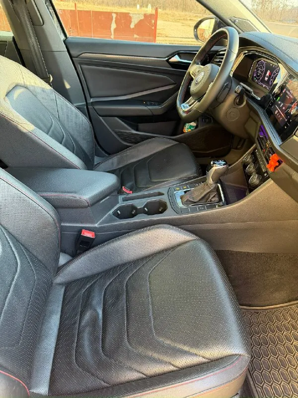 Volkswagen jetta gli 2021/12 месяц(по факту выпуск 2022/01 месяц, есть подтверждающий документ) продаю свой автомобиль. я собственник. автомобиль американской сборки, привезён и оформлен в январе 2025 года. vin-код предоставлю по запросу. комплектация максимальная для данной модели. машина в хорошем состоянии, полностью обслужена и готова к эксплуатации. ✔️пробег: 83638 км ✔️объем: 2.0 tsi ✔ 600 км назад сделано то ✔ 2 ключа ✔ диагностическая карта пройдена (на руках) ✔ дополнительно отдам летние диски — они на последних 2х фото автомобиль ухоженный, за него не стыдно. все подробности по машине расскажу лично — не всё указано в объявлении. торг у капота! 📞 +79490032244 звоните или пишите в любое время, отвечу на вопросы и расскажу подробнее про автомобиль. 💵 3 100 000 ₽ 📞 звоните: +7(949)0032244 - фотография - 5