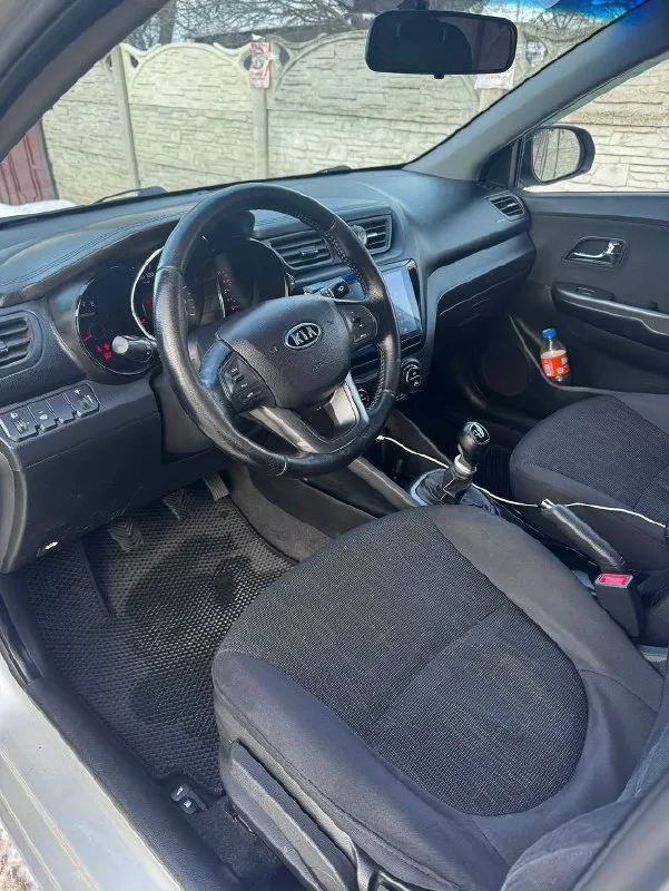Продам 650000₽ г. Донецк днр kia рио 2011г. 240000 коробка механика двигатель 1,6 бензин продам свой автомобиль в хорошем состоянии ходовая коробка двигатель все работает идеально без каких либо нареканий. Все вопросы осмотры по телефону +7 (949) 798-18-41 обмен не интересует.
📞 Звоните: +7(949)7981841 - фотография - 7