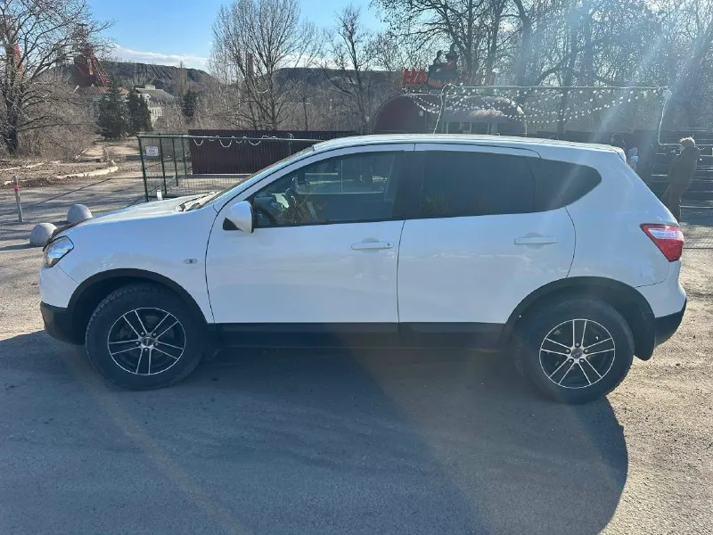 Продам qashqai 2012 г. двигатель 1.6 пробег 193 тыс. коробка - вариатор. мультимедиа не штатная клим... - фотография