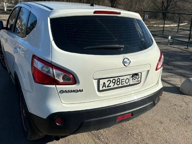 Продам qashqai 2012 г. двигатель 1.6 пробег 193 тыс. коробка - вариатор. мультимедиа не штатная климат - контроль ( двухзонный ) круиз-контроль все опции работают два комплекта колес с дисками. дно обработано кузов покрыт керамикой цена 870 тыс осмотр горловка, енакиево торг у капота связь тг @yosyp_17 +79494435417 📞 звоните: +7(949)4435417 - фотография - 3