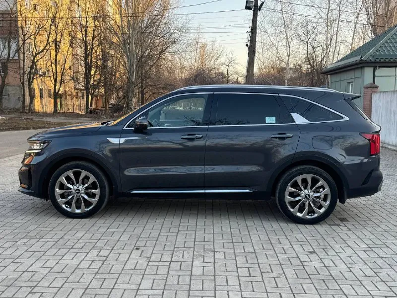 Kia sorento
2020 Год выпуска
Пробег 58 тыс. Км
Двигатель 2.2d
Коробка автомат
4Wd ( полный привод )
Для внутреннего корейского рынка

Автомобиль в отличном состоянии,
Кузов без дтп, весь в заводском окрасе!

Максимальная комплектация
Кожаный салон
Электро сиденья, с подогревами
Память и вентиляция передних сидений
Подогрев руля
Под рулевые лепестки
Ambient lighting, контурная цветная подсветка салона
Парктроники передние и задние
Кнопка start/stop
Двух зонный климат контроль
Активный круиз контроль
Без ключевой доступ keylessgo
Авто складывание заркал
Адаптивная led оптика, передняя и задняя
Led туманки
Цифровой щиток приборов
Проекция на лобовое стекло
Обзор 360°
Электро крышка багажника
Электро ручник
Система autohold
Датчики слепых зон
Датчик смены полосы
Дистроник
И многое другое

С документами полный порядок.
Продажа с полным переоформлением в мрэо

Г. Донецк
Цена 3.200.000
Реальному покупателю торг
Звоните остальное по тел.
+79495210885 - фотография - 2