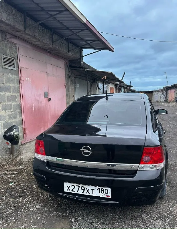 Продам личный авто opel astra h рейсталинг 1.8 at цена: 650.000руб (очень хороший торг) пробег: 300.000 (родной пробег) год выпуска: 2008 год город: донецк номер: +7 949 505 3677 +7 949 094 1463 автомобиль в отличном состояние очень надежная семейная и практичная машина. максимальная комплектация, климат. камера заднего, мультируль, складывающиеся зеркала, комбинированный кожаный салон, адаптивный ксенон и много других интересных функций. птс оригинал. учет на мне. масло не расходует, коробка идеальная. на остальные вопросы готов ответить по телефону 📞 звоните: +7(949)5053677 - фотография - 2