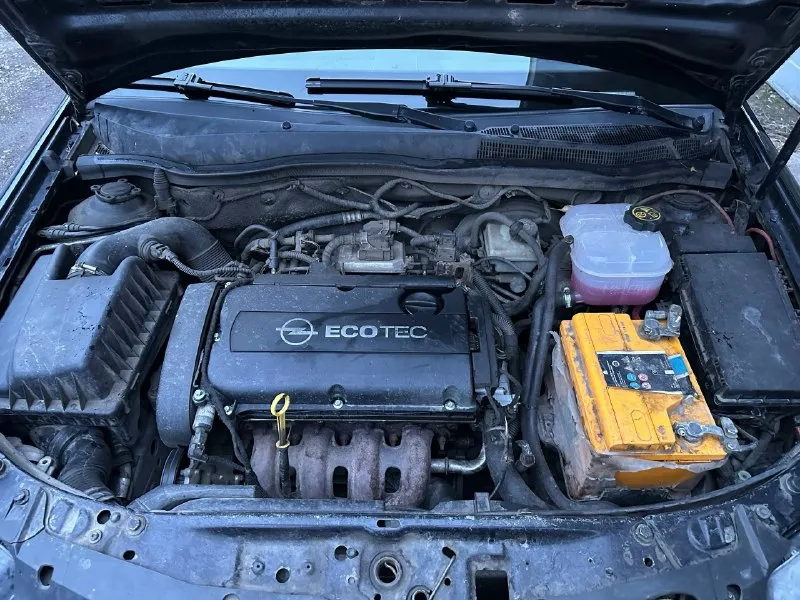 Продам личный авто opel astra h рейсталинг 1.8 at цена: 650.000руб (очень хороший торг) пробег: 300.000 (родной пробег) год выпуска: 2008 год город: донецк номер: +7 949 505 3677 +7 949 094 1463 автомобиль в отличном состояние очень надежная семейная и практичная машина. максимальная комплектация, климат. камера заднего, мультируль, складывающиеся зеркала, комбинированный кожаный салон, адаптивный ксенон и много других интересных функций. птс оригинал. учет на мне. масло не расходует, коробка идеальная. на остальные вопросы готов ответить по телефону 📞 звоните: +7(949)5053677 - фотография - 7