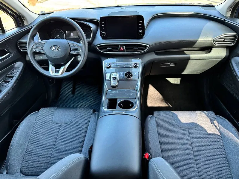 Продам hyundai santa fe awd 2021 года с двигателем 2.5 бензин динамичный и экономичный, три режима езды, , сенсорный монитор большой датчик света, подогрев зеркал -bluetooth в хорошей комплектации авто не бито не крашено вся в заводской краски airbag заводской не открывались автомобиль в отличном состоянии. хороший торг реальному покупателю 73.000 км пробег родной 5nms1dajxmh318699 только с переоформления в мрео тех осмотр на руках возможно продажа в кредит возможен обмен 3.300.000₽ торг хорошему и быстрому человеку 📱+7(949) 382-99-05 📍г. донецк 📲 tg: @vania_3773 📞 звоните: +7(949)3829905 - фотография - 5