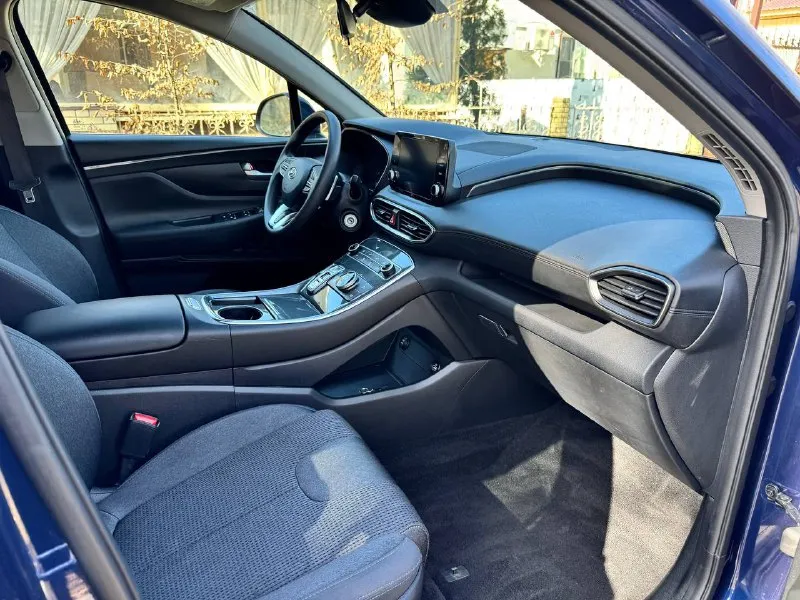 Продам hyundai santa fe awd 2021 года с двигателем 2.5 бензин динамичный и экономичный, три режима езды, , сенсорный монитор большой датчик света, подогрев зеркал -bluetooth в хорошей комплектации авто не бито не крашено вся в заводской краски airbag заводской не открывались автомобиль в отличном состоянии. хороший торг реальному покупателю 73.000 км пробег родной 5nms1dajxmh318699 только с переоформления в мрео тех осмотр на руках возможно продажа в кредит возможен обмен 3.300.000₽ торг хорошему и быстрому человеку 📱+7(949) 382-99-05 📍г. донецк 📲 tg: @vania_3773 📞 звоните: +7(949)3829905 - фотография - 6