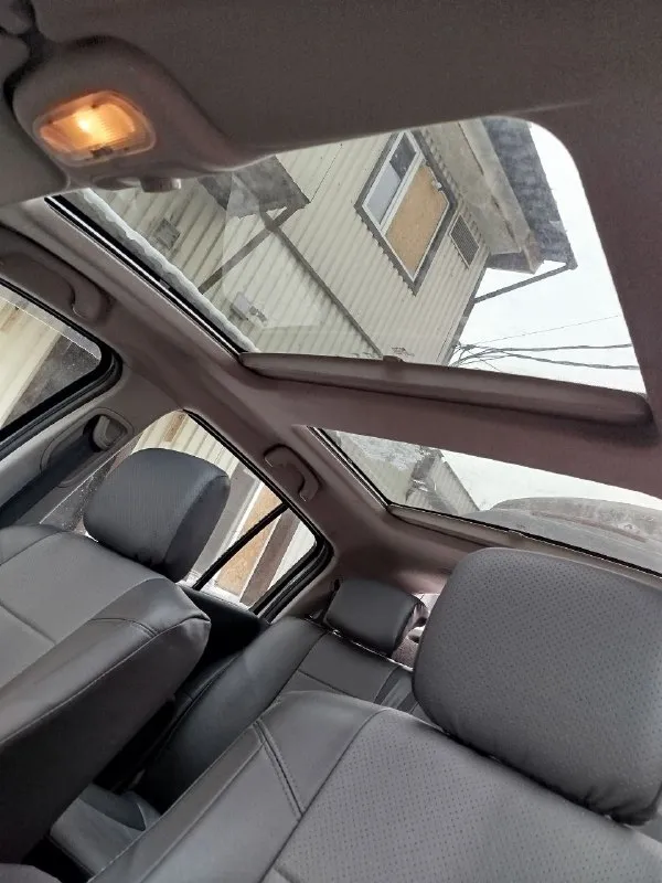 В продаже renault меган 2 в редкой комплектации. 2005 год. цена 500 000 -панорамная крыша. - датчик... - фотография