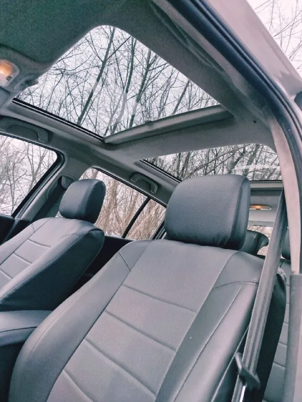 В продаже renault меган 2 в редкой комплектации. 2005 год. цена 500 000 -панорамная крыша. - датчик дождя -датчик света - сопровождение светом владельца в темное время суток. -доводчик всех стекол и люка. -кнопка старт стоп -управление на руле -камера заднего вида -обогрев зеркал -подогрев передних сидений. -полноценный климат контроль салона. пробег оригинальный ц100%. стекла все в круг родные. по авто есть все записи за последние 5 лет. с такой комплектацией и историей, большая редкость на авторынке. авто без пробега по рф. авто вся в родном окрасе, все стекла родные. не большой торг у капота. т. +79494047844 (тг. мах). или +79490814398 📲 tg: игорь владимирович 📞 звоните: +7(949)4047844 - фотография - 5