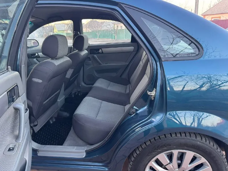 🚗 🚘продам🚘, chevrolet lacetti 2008 г. в идеальном состоянии!!! автотека зеленая!❗️(любые проверки ❗️ авто не бито, не крашено, гаражного хранения! климат контроль мотор 1.8 (самый лучший, и надежный) коробка механика! 4 стекло подъемники с родным пробегом ! ходовая, коробка и мотор работает как часы! кузов без ржавчины, без вмятин и царапин! электрика вся исправна! птс оригинал! авто полностью обслужено! при осмотре будите довольны! осмотр г харцызск цена: 590000 ₽ 📲 tg: алёна 📞 🇷🇺 звоните: +79498997842 авторынок днр донецк - фотография - 5