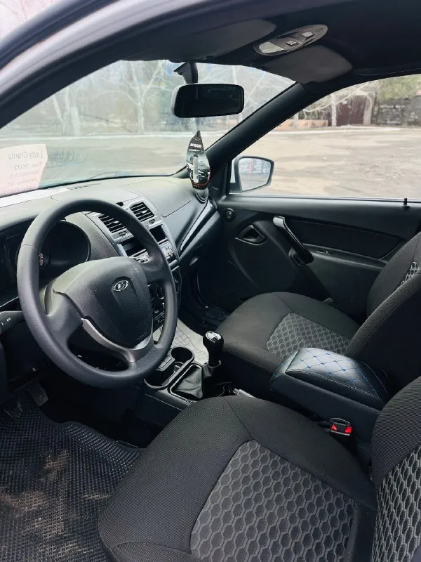 Продам ваз granta 2022г 1.6 коробка механика пробег 90.000км родной -автомобиль с чистой историей, без дтп и выплат, заводской окрас. в такси и прочих кооперативных мероприятий не была, состояние отличное. комплектация: кондиционер, электро-регулировка зеркал, подогрев заднего стекла, подогрев зеркал, эур, abs, мультимедиа, два ключа, сигнализация. 1 владелец осмотр : г. шахтерск цена: 815.000₽ +79494347073 (если нет связи телеграмм) 📞 звоните: +7(949)4347073 - фотография - 7