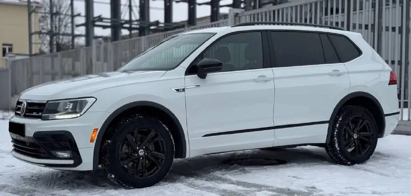 🚘 volkswagen tiguan r-line 2019 2.0 tsi (220 л. с.) • 4motion • автомат полная комплектация r-line, без вложений. 2 ключа, готов к проверке на сто. 2 550 000 💰 торг реальному покупателю. +79243731705 @sanya9335 телеграм 📲 tg: @sanya9335 📞 звоните: +7(924)3731705 - фотография - 1