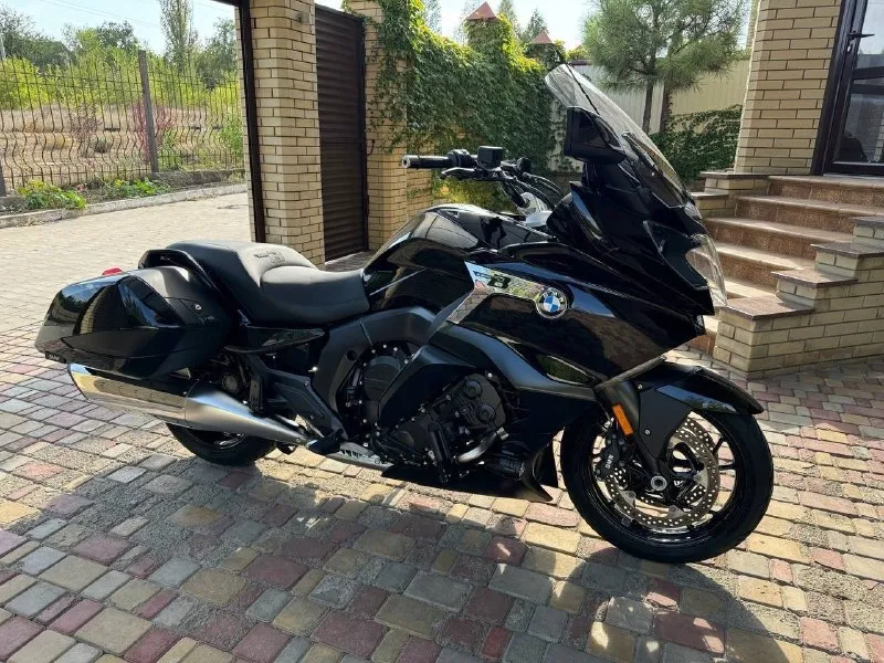 Bmw k1600b год выпуска: 2017. рабочий объём: 1649 см. количество цилиндров: 6. пробег: 17000 км. стоимость: 1 900 000 руб. куплен у официального дилера. в максимальной комплектации. находится в донецке. в идеальном состоянии. ни разу не падал, в защитной плёнке, обут в новые шины michelin pilot road 6. тел. : +7 949 484 29 53.. 📞 звоните: +7(949)4842953 - фотография - 2