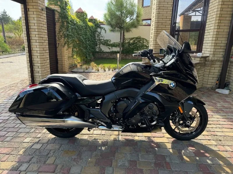 Bmw k1600b год выпуска: 2017. рабочий объём: 1649 см. количество цилиндров: 6. пробег: 17000 км. стоимость: 1 900 000 руб. куплен у официального дилера. в максимальной комплектации. находится в донецке. в идеальном состоянии. ни разу не падал, в защитной плёнке, обут в новые шины michelin pilot road 6. тел. : +7 949 484 29 53.. 📞 звоните: +7(949)4842953 - фотография - 3