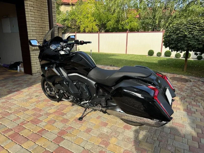 Bmw k1600b год выпуска: 2017. рабочий объём: 1649 см. количество цилиндров: 6. пробег: 17000 км. стоимость: 1 900 000 руб. куплен у официального дилера. в максимальной комплектации. находится в донецке. в идеальном состоянии. ни разу не падал, в защитной плёнке, обут в новые шины michelin pilot road 6. тел. : +7 949 484 29 53.. 📞 звоните: +7(949)4842953 - фотография - 6