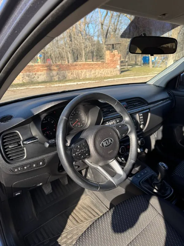 Kia rio iv 2018 года
Родной пробег 160 тысяч км
Двигатель 1.6, коробка механика
Ухоженный авто, в одной семье с момента покупки в салоне, обслуживание проходил у официального дилера
Машина не требует никаких вложений, полностью обслужена, сел и поехал
Очень хорошая комплектация (fifa 2018): расширенная мультимедиа с карплэй, камера заднего вида, парктроники, датчик давления в шинах, датчик света, климат-контроль, подогрев руля и передних сидений, мультируль
Дополнительно сделали качественную шумоизоляцию
У авто абсолютно зеленая история автотеки, в такси никогда не работала, и не использовалась в коммерческих целях
Буду присутствовать в мрэо, также пришлю видео и фото по запросу, пишите
Цена - 1 миллион 250 тысяч
Моспино, пролетарский район
Звоните +79493463931, телеграмм
📲 Tg: @knock_0
📞 Звоните: +7(949)3463931 - фотография - 7