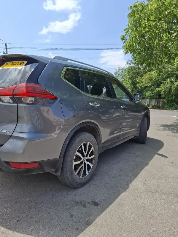 Продам автомобиль nissan rouge 2017г. , пробег 165000 км. , в хорошем состоянии сел и поехал ничего делать не нужно не гремит не шумит. полный привод, датчики слепых зон, вся ходовая узлы и агрегаты в оригинале стоят, кондиционер работает отлично, машина в круг обклеена шумоизоляцией и гидроизоляцией, в авто не курили, никаких ошибок всё работает, вся безопасность на месте. два комплекта колёс, автозапуск. масло в акпп менял 10 т. км. назад, в двигателе только поменянно. расход город 10-11 л. трасса 7-8л. масло от замены до замены ни грамма не доливаю. то каждые 7.5-8 т. км. все вопросы по телефону +79604586789 +79493305899. хороший торг уместен возле автомобиля. осмотр г. амвросиевка. цена 1680000 рублей. - фотография - 5
