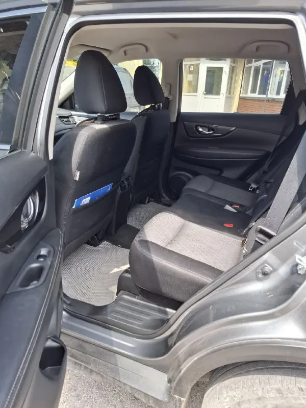 Продам автомобиль nissan rouge 2017г. , пробег 165000 км. , в хорошем состоянии сел и поехал ничего делать не нужно не гремит не шумит. полный привод, датчики слепых зон, вся ходовая узлы и агрегаты в оригинале стоят, кондиционер работает отлично, машина в круг обклеена шумоизоляцией и гидроизоляцией, в авто не курили, никаких ошибок всё работает, вся безопасность на месте. два комплекта колёс, автозапуск. масло в акпп менял 10 т. км. назад, в двигателе только поменянно. расход город 10-11 л. трасса 7-8л. масло от замены до замены ни грамма не доливаю. то каждые 7.5-8 т. км. все вопросы по телефону +79604586789 +79493305899. хороший торг уместен возле автомобиля. осмотр г. амвросиевка. цена 1680000 рублей. - фотография - 8