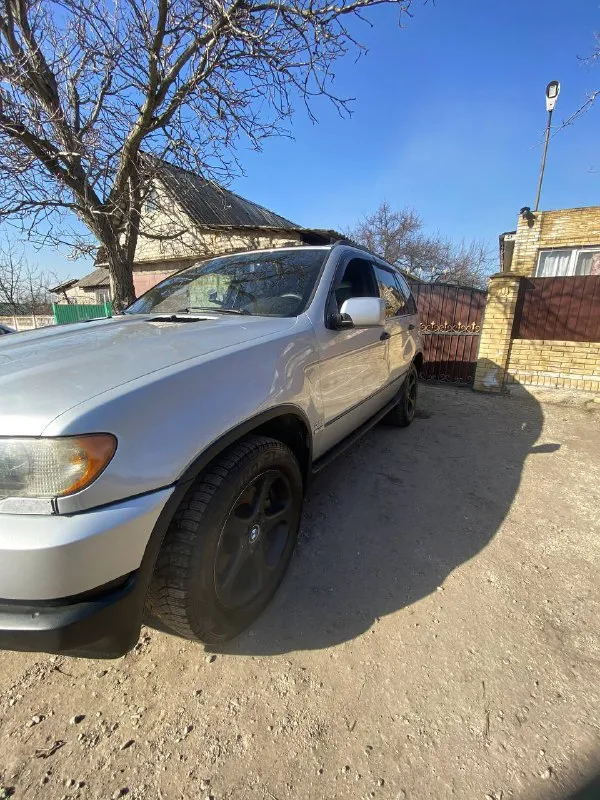 ❗️продам bmw x5 e53❗️ ❗️год 2001❗️ ❗️ м54 3.0i бензин (без нареканий, была замена масла с фильтром) ❗️ (работает чётко, была частичная замена масла, чистка плиты, замена фильтра) ❗️1000км назад была замена маслосъёмных колпачков❗️ краткое описание всего что менялось: -колодки в круг с блинами -вся передняя подвеска -шрузы -свечи -все фильтра и жидкости -рулевой карданчик -датчик рапредвала -катушки -датчики абс все что нужно было обслужит, обслужили! немного про комплектацию: -4эсп -абс -люк -э. зеркала подогрев -кондей -передняя задняя камера -э. регулировка сидений с памятью -круиз -пневма (нареканий нет) чёрный кожаный салон, в хорошем состоянии, машин каждый день на ходу, сел поехал, метал весь живой, без вложений, от собственника, полный пакет документов, переоформления без проблем, стоит на зимней резине, лето есть (отдам с машиной) цена данного авто 750тыс, хороший торг с реально заинтересованным человеком, на смотрины не езжу! город 📲 tg: @x_l_e_b_80 📞 звоните: +7(949)8198476 - фотография - 3