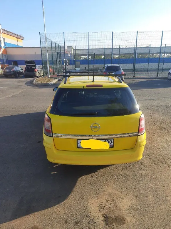 Продам отличный семейный автомобиль, opel astra h, 2007 год, объём 1.8, 140л. с. бензин. сервисная книга. не бита. владею три года. двигатель, коробка без нареканий, учёт 180 регион. собственник. комплектация-абс, esp, передние стеклоподъёмники, гур, задний парктроник, мультируль, кондиционер, кнопка спорт, центральный замок, бортовой компютер, круиз контроль, эл. регулировка зеркал. заменены антифриз, масло в и двигателе, все фильтра. стоит 4 поколения, обслуженно и работает. автомобиль без вложений, сел поехал. цена 620 тыс. рублей. торг у капота. автомобиль находится в мариуполе. +79497134315 📲 tg: @evgen281274 📞 звоните: +7(949)7134315 - фотография - 4
