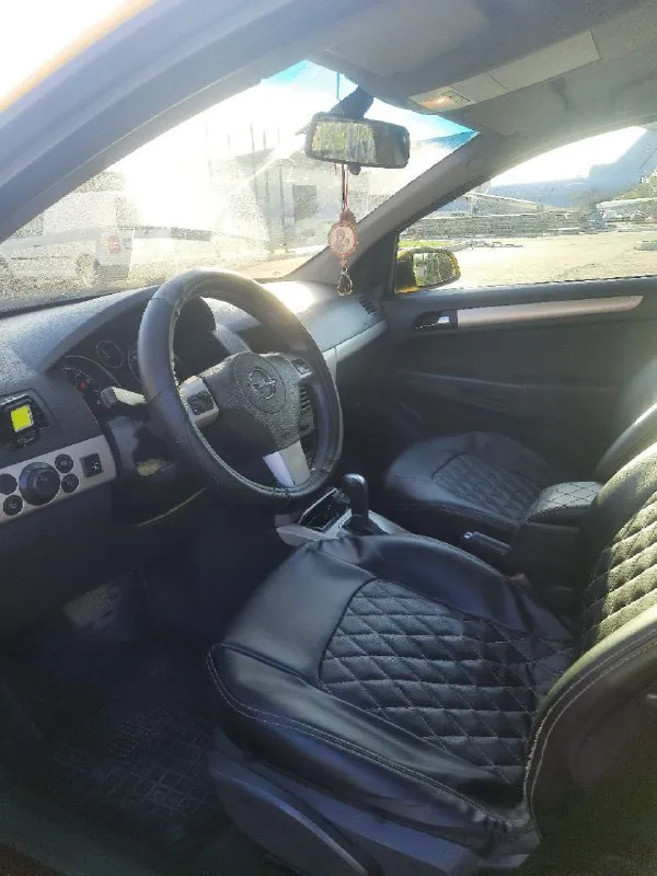 Продам отличный семейный автомобиль, opel astra h, 2007 год, объём 1.8, 140л. с. бензин. сервисная книга. не бита. владею три года. двигатель, коробка без нареканий, учёт 180 регион. собственник. комплектация-абс, esp, передние стеклоподъёмники, гур, задний парктроник, мультируль, кондиционер, кнопка спорт, центральный замок, бортовой компютер, круиз контроль, эл. регулировка зеркал. заменены антифриз, масло в и двигателе, все фильтра. стоит 4 поколения, обслуженно и работает. автомобиль без вложений, сел поехал. цена 620 тыс. рублей. торг у капота. автомобиль находится в мариуполе. +79497134315 📲 tg: @evgen281274 📞 звоните: +7(949)7134315 - фотография - 6