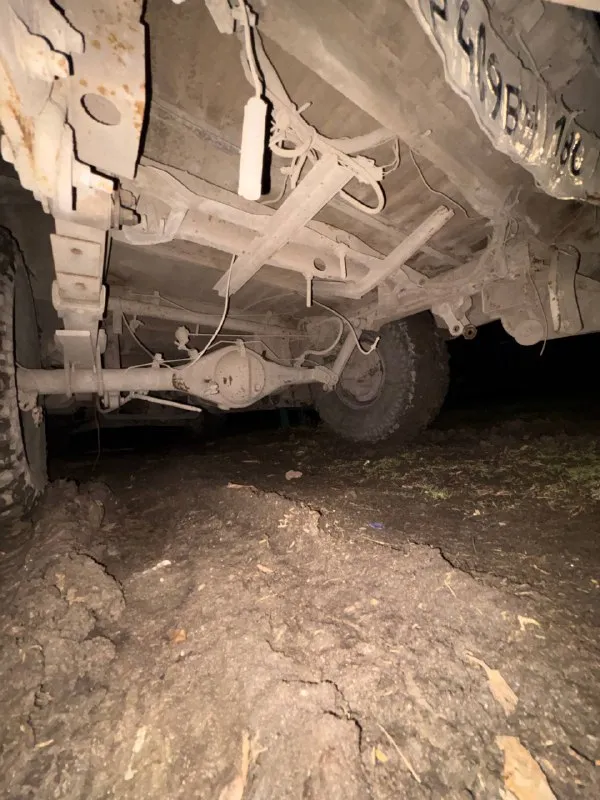 Продам-обменяю пикап тенье адмирал 2005 года выпуска двигатель 2.2 бензин летом мотор полностью перебирался работает чётко, коробка не пинается не хрустит. нужна замена задних рессор они купленные лежат в кузове! одна рессора снята самовывоз донецк будённовка документы стс, птс, дкп на продажу цена 280 тысяч торг при встрече! звонить +79493915537 или писать в личные сообщения! 📲 tg: @absolute_sila 📞 звоните: +7(949)3915537 - фотография - 1