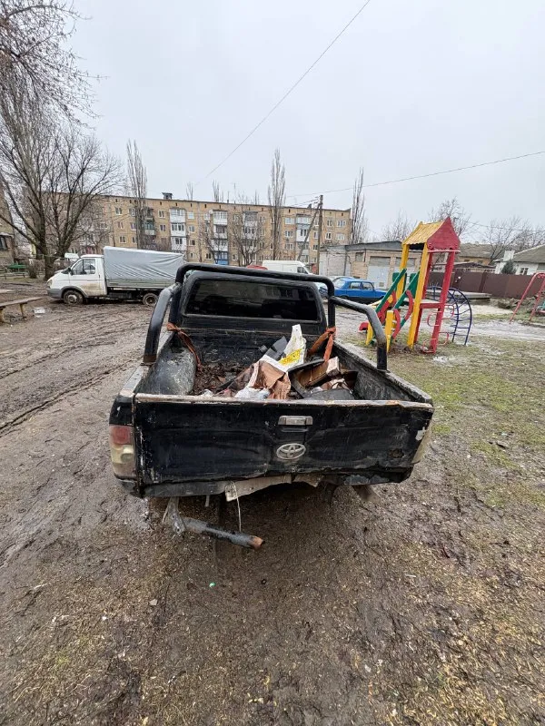 Продам-обменяю пикап тенье адмирал 2005 года выпуска двигатель 2.2 бензин летом мотор полностью перебирался работает чётко, коробка не пинается не хрустит. нужна замена задних рессор они купленные лежат в кузове! одна рессора снята самовывоз донецк будённовка документы стс, птс, дкп на продажу цена 280 тысяч торг при встрече! звонить +79493915537 или писать в личные сообщения! 📲 tg: @absolute_sila 📞 звоните: +7(949)3915537 - фотография - 4