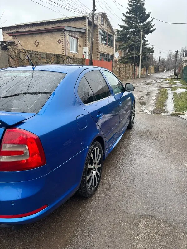 Skoda octavia a5 wrs 2.0 tsi пробег на одометре 187500 поменяны клапана на турбине n75 и n249 на оригинал полностью вся новая ходовая сзади на хороших запчастях новые передние диски и колодки поменяны гранаты( опять же все на хороших запчастях) проверяли поршневую эндоскопом, состояние на 5/5 поменяно еще много чего по мелочам новый акб есть моменты по кузову( ланжероны и тому подобное все целое!) авто с диагностической картой, переоформление без проблем! звоните либо пишите в телеграм @ilya070804 цена: 800.000руб просьба, если не собираетесь приезжать смотреть, пожалуйста не звоните с кучей вопросов 😉 +79499808357 📞 🇷🇺 звоните: +79499808357 - фотография - 3