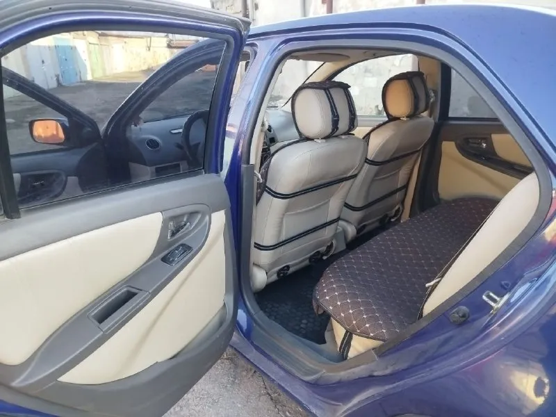 Продаётся geely мк. двигатель 1.6, который не гнёт клапана. коробка - мкпп. пробег: 50 тысяч км. не скрученный. в зимний период машина не ездила, хранилась в гараже. учёт: российский (180 регион). комплектация: гур, кондиционер, 4 стеклоподъёмника, рабочий люк, пороги целые, дно без дыр, задний парктроник, салон бежевый, не прокуренный. диагностическая карта есть. переоформление в мрэо. машина от владельца. цена: 320 000 с символическим торгом возле капота. машина находится в донецке. по вопросам: +7 949 320 54 76 +7 949 320 54 74. 📞 звоните: +7(949)3205476 - фотография - 8