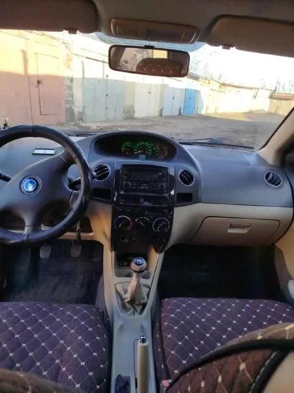 Продаётся geely мк. двигатель 1.6, который не гнёт клапана. коробка - мкпп. пробег: 50 тысяч км. не скрученный. в зимний период машина не ездила, хранилась в гараже. учёт: российский (180 регион). комплектация: гур, кондиционер, 4 стеклоподъёмника, рабочий люк, пороги целые, дно без дыр, задний парктроник, салон бежевый, не прокуренный. диагностическая карта есть. переоформление в мрэо. машина от владельца. цена: 320 000 с символическим торгом возле капота. машина находится в донецке. по вопросам: +7 949 320 54 76 +7 949 320 54 74. 📞 звоните: +7(949)3205476 - фотография - 9