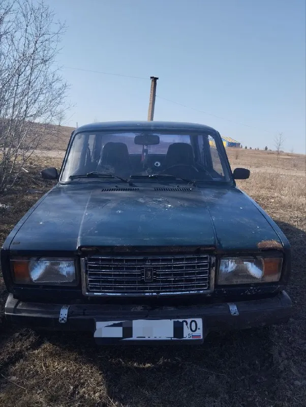 Строчно продам 2107 2005 года на ходу коробка мотор чётко едит каждый день мотор бодрый резина хорошая стоит газ ходовая норм нужно заниматься днищем по документам стоит на 180 учёте цена 50 торг +79495854697 📲 tg: 𝖗𝖔𝖒𝖆 📞 звоните: +7(949)5854697 - фотография - 3