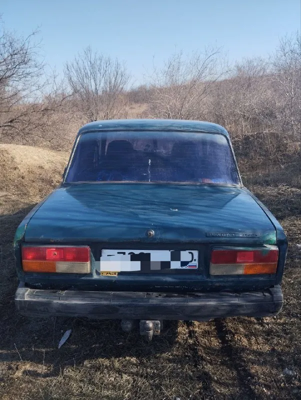 Строчно продам 2107 2005 года на ходу коробка мотор чётко едит каждый день мотор бодрый резина хорошая стоит газ ходовая норм нужно заниматься днищем по документам стоит на 180 учёте цена 50 торг +79495854697 📲 tg: 𝖗𝖔𝖒𝖆 📞 звоните: +7(949)5854697 - фотография - 5