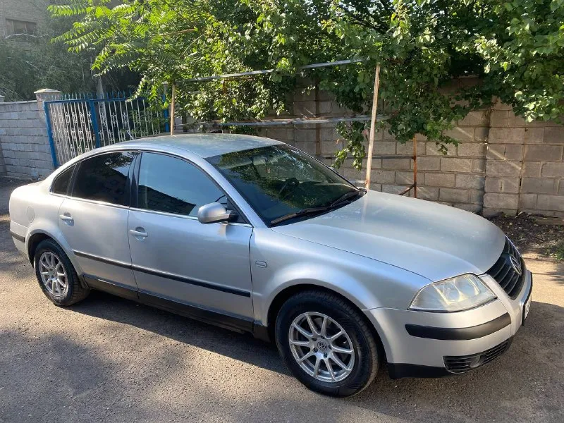 Volkswagen passat b5 1.9 tdi 2000 г. в. без дтп и вложений многорычажный тип подвески данного авто - это максимальный комфорт и плавное вождение комплектация: климат контроль, гидроусилитель руля, электрозеркала и стеклоподьемники кузов: оцинкованный салон: дверные карты перетянуты в алькантару расход: экономичный (до 8 л / 100 км) владелец, не перекуп локация: ясиноватая цена: 500 000 тел: +7 (949) 311-12-35 📞 звоните: +7(949)3111235 - фотография - 1