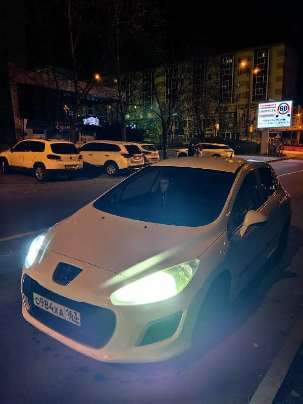 Peugeot 308, 2011г. , 1.6 мкпп, пробег 240, 1 хоз, приобреталась новой у дилера в самаре. крашен 1 э... - фотография