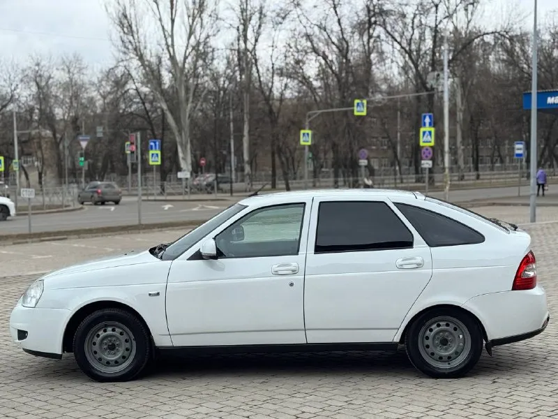 Продам ваз2172 2013год 1.6 16v мотор полностью новый собран на обкатке ещё ходовка также вся новая коробка без нареканий дно белого цвета не гнилое стаканы все целые машина обслужена вся усилитель субуфер магнитола хорошая процессорная машина на твёрдую петерку сел и поехал сигнализация рабочия кондиционер заправлен дует все остальные вопросы по телефону звоните в любое время!!+79494676594 цена460.000₽торг - фотография - 2