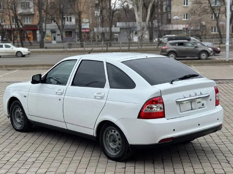 Продам ваз2172 2013год 1.6 16v мотор полностью новый собран на обкатке ещё ходовка также вся новая коробка без нареканий дно белого цвета не гнилое стаканы все целые машина обслужена вся усилитель субуфер магнитола хорошая процессорная машина на твёрдую петерку сел и поехал сигнализация рабочия кондиционер заправлен дует все остальные вопросы по телефону звоните в любое время!!+79494676594 цена460.000₽торг - фотография - 3