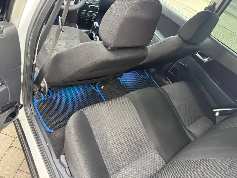 Продам ваз2172 2013год 1.6 16v мотор полностью новый собран на обкатке ещё ходовка также вся новая коробка без нареканий дно белого цвета не гнилое стаканы все целые машина обслужена вся усилитель субуфер магнитола хорошая процессорная машина на твёрдую петерку сел и поехал сигнализация рабочия кондиционер заправлен дует все остальные вопросы по телефону звоните в любое время!!+79494676594 цена460.000₽торг - фотография - 9