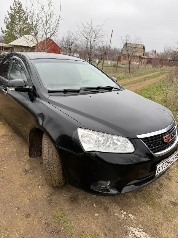 Geely emgrand ec7, 2013 года, куплен новым в салоне в 2014г. газ/бензин. пробег 40 000тыс. машина в хорошем состоянии, в одних руках с момента покупки! кондиционер работает, двигатель бодрый (масло не ест), коробка мягкая(механика), салон в хорошем состоянии, в машине не курили. гбо обслужено и настроено! центральный замок, 2 комплекта ключей, один хозяин по птс, машина местная. машина полностью обслужена. цена: 650 000р торг. сергей 7 949 423 07 11 - фотография - 3