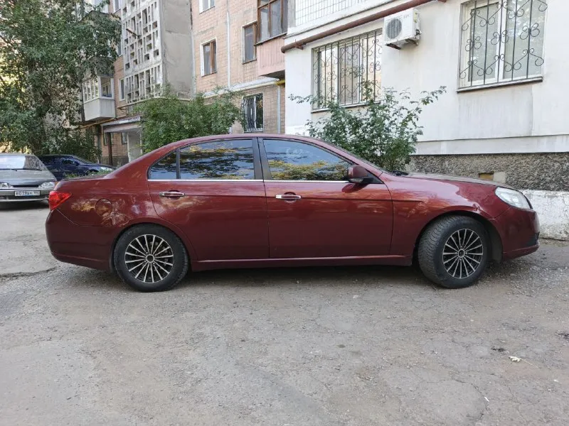 Продам свою машинку шевроле эпика, 2008 года выпуска. 2 л ( 143 л. с.) механика. круиз - контроль, климат - контроль, 4 эсп, подогрев сидений, магнитола новая (старую отдам) она у меня третий год, менялось много всего и во время, в том числе рулевая рейка (отдам старую под восстановление на всякий случай). двигатель с пробегом 135 тысяч установлен в июле 2025 (старый отдам в разобранном виде, голова проточена, ). по ходовке все заменено. менялось сцепление, компрессор кондиционера, передние ступицы. заменено масло и фильтра. установлено гбо, не зарегистрировано, но устанавливалось в таганроге и есть все документы. так же могу снять, без проблем. в серьезных дтп не была, были притертости и соответственно окрасы. салон кожа, все целое. на учёте на мне, переоформление без проблем. машина каждый день на ходу. по кузову есть недостатки, машина не новая. да и вообще всегда есть к чему стремиться и приложить руки. цена 580 ₽, торгуюсь при виде денег. +79495015550 донецк - фотография - 3