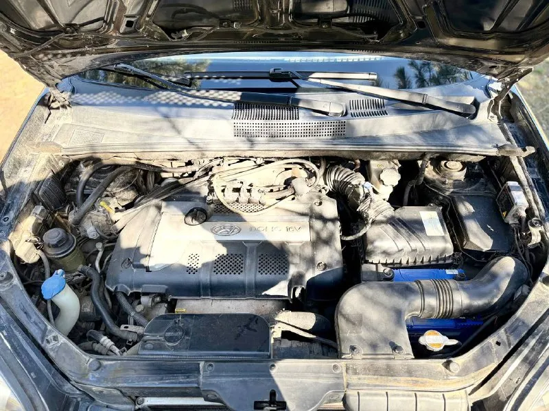 ◼️ hyundai tucson 💰цена: 900 000р 🏢город: мариуполь 📅год выпуска: 2006 🧾пробег: 180 526км. ⚙️двигатель: 2.0 ⛽топливо: бензин/газ ⚙️кпп: автомат 📞 телефон: +7-949-727-41-51 +7-949-551-91-52 +7-989-263-55-56 💾 описание: ✅ отличное состояние ✅ полный привод 4х4 ⛽️ гбо евро-4 ➕ два комплекта резины зима/лето на дисках надёжный двигатель 2.0 едет хорошо, акпп отлично. ходовая без посторонних звуков, мягкая. велюровый салон как новый, гур, полный электропакет, abs, центральный замок, сигнализация, подогрев сидений, кожаный руль, подогрев лобового, климат-контроль холодит шикарно. улица шевченко 2️⃣6️⃣9️⃣ ➕автомобиль с пройденным техническим осмотром и готов к переоформлению. 🏦 возможна продажа в кредит по двум документам. - фотография - 7