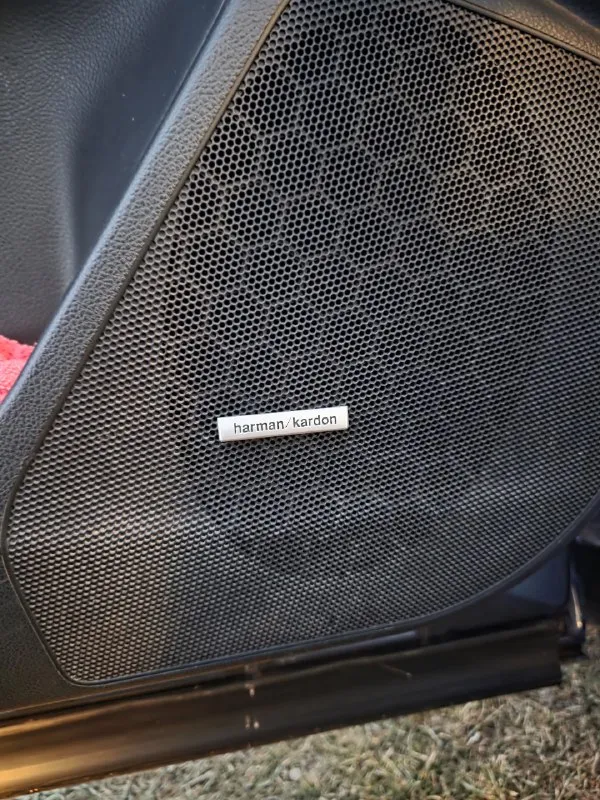 Subaru форестер 2017, двигатель 2.5 (170л. с.) пробег автомобиля 71000 миль. установлен хороший контрактный двигатель, пробег 85000 километров жирная комплектация(полный привод, адаптивные фары(система которая автоматически поворачивает головные фары вслед за рулевым колесом)бесключевой доступ,18-дюймовые колеса, премиальная аудиосистема harman/kardon, панорамный люк, электропривод багажника, камера заднего вида, бортовой компьютер и запуск двигателя с кнопки, климат контроль-двухзонный, подогрев руля и передних сидений, круиз-контроль, электро регулировка передних сидений, память сидений, система автоматического экстренного торможения eyesigt автомобиль во владении 3 года цена:1 миллион 800 тысяч рублей автомобиль находится в свердловской области звонить на номер 79595845931 📞 звоните: +7(959)5845931 - фотография - 7